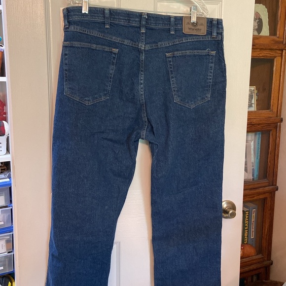 Men’s Wrangler Stretch Waist Jeans 38x30 - Picture 2 of 6